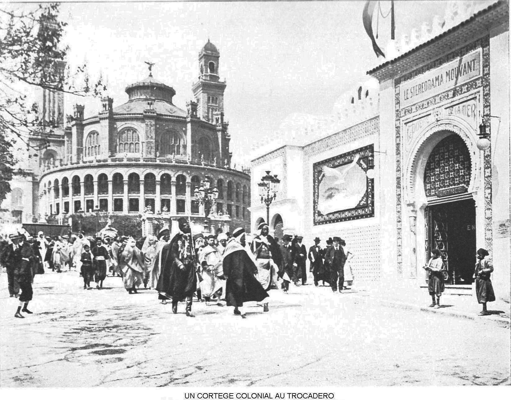 Un cortege colonial au trocadero